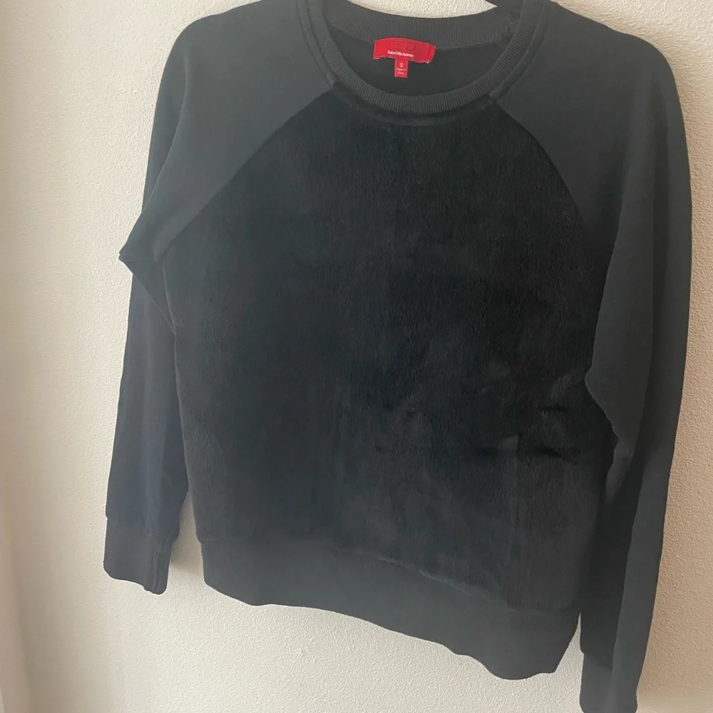 Red Sak’s Fifth Avenue Women’s Pull Over Sweater With Fuzzy Faux Fur Like Detail